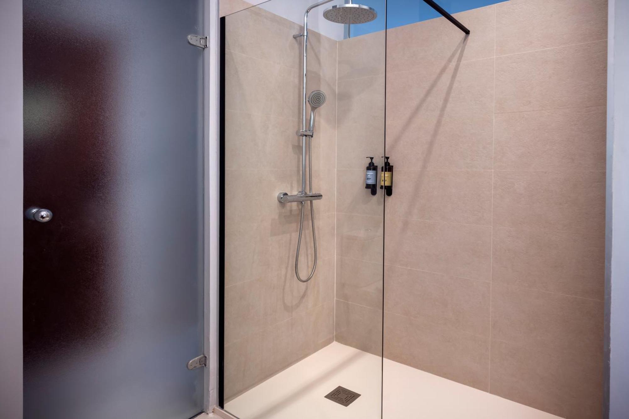 Serhs Carlit Boutique Hotel Барселона Стая снимка