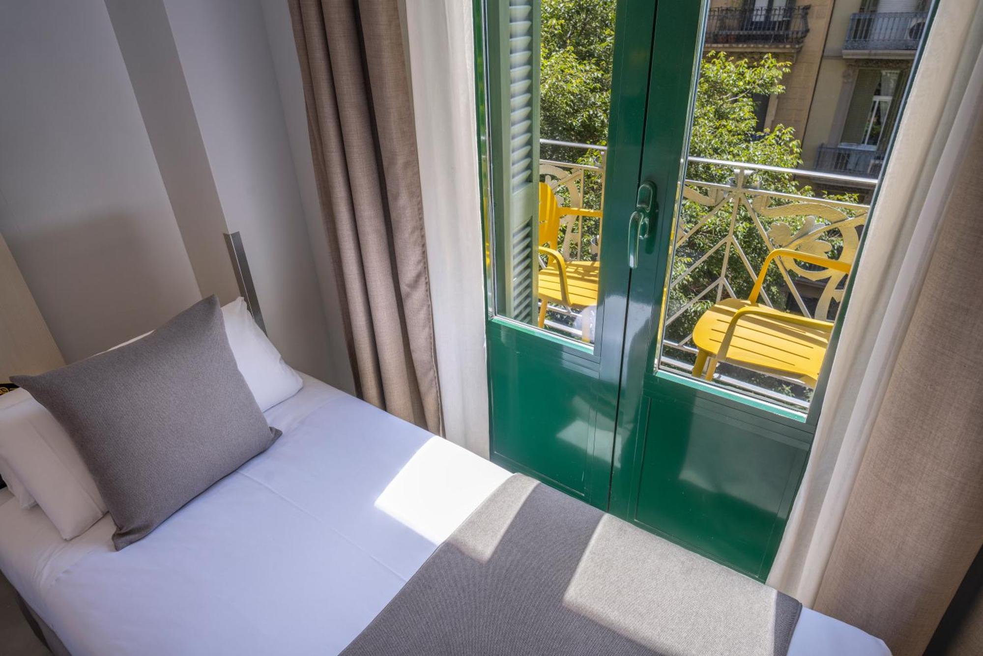 Serhs Carlit Boutique Hotel Барселона Екстериор снимка
