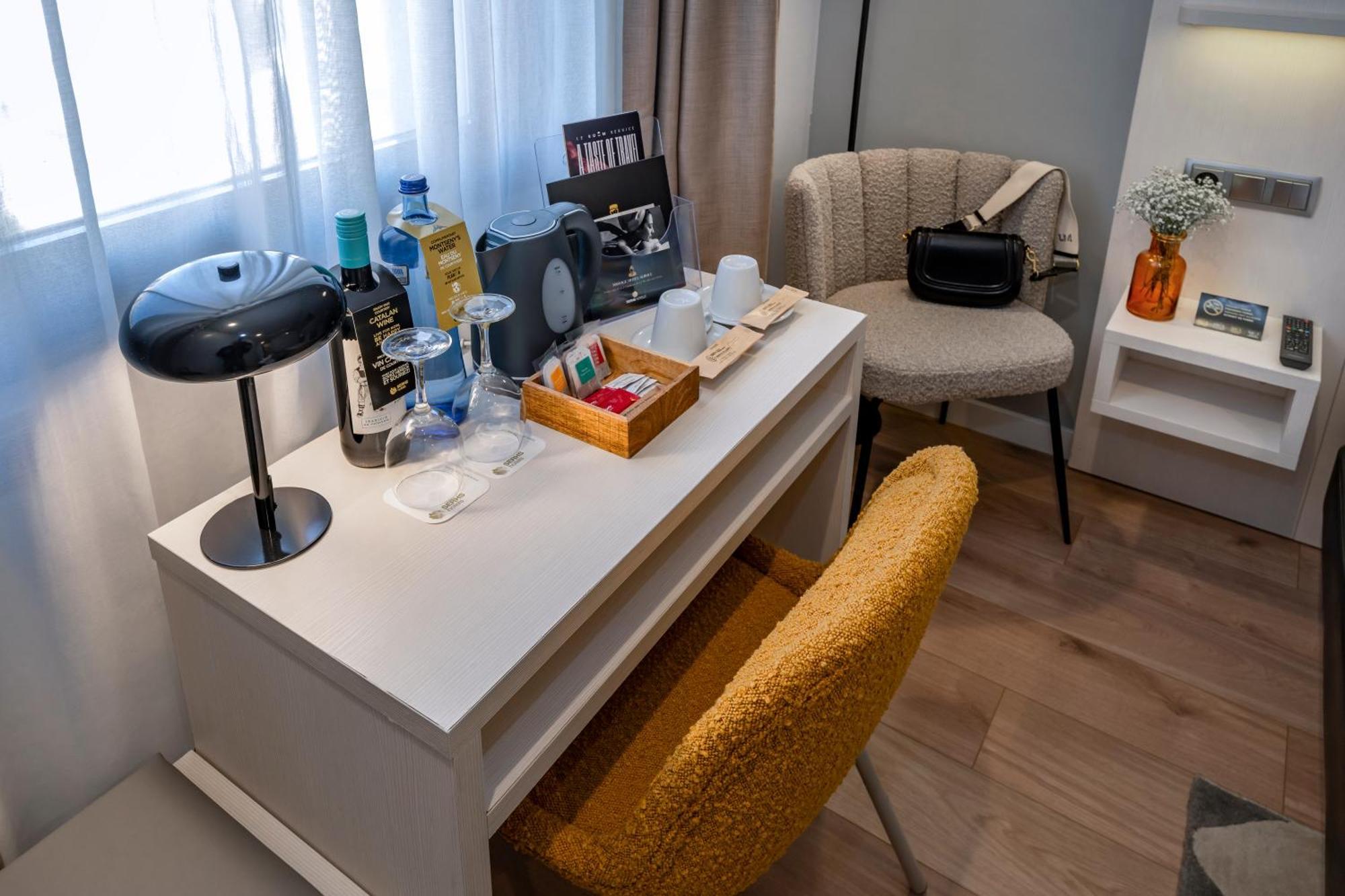 Serhs Carlit Boutique Hotel Барселона Екстериор снимка