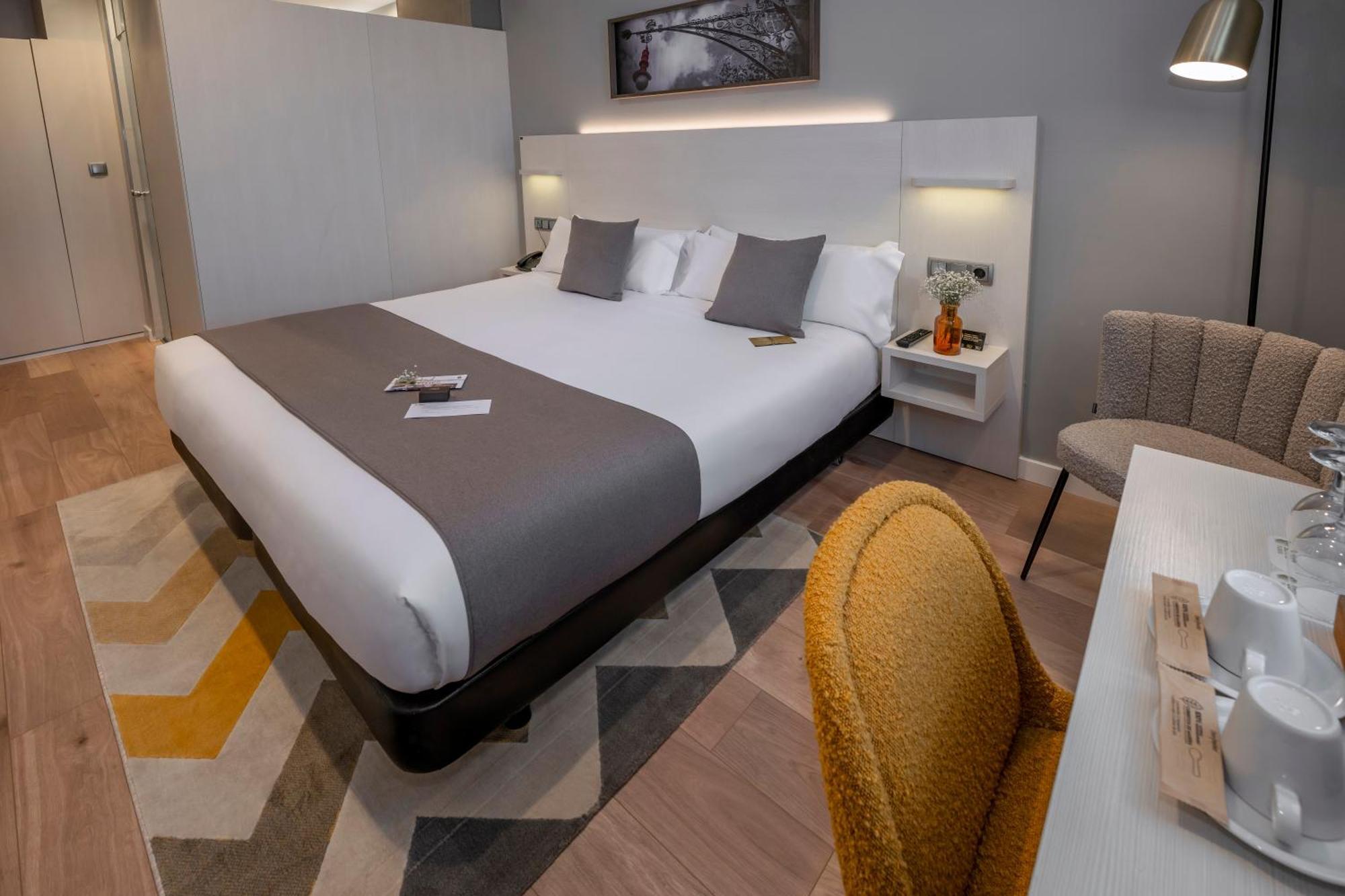 Serhs Carlit Boutique Hotel Барселона Стая снимка