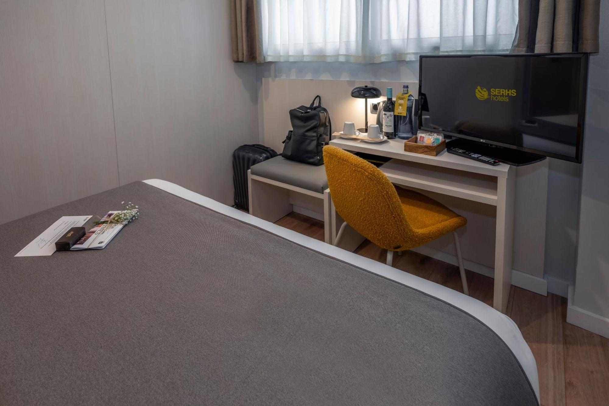 Serhs Carlit Boutique Hotel Барселона Стая снимка